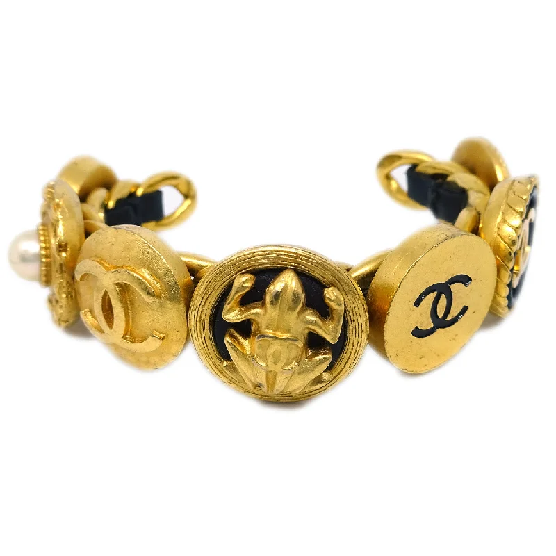 Vintage gold charm bracelets for women -Chanel Bangle Costume Pearl Gold 95A