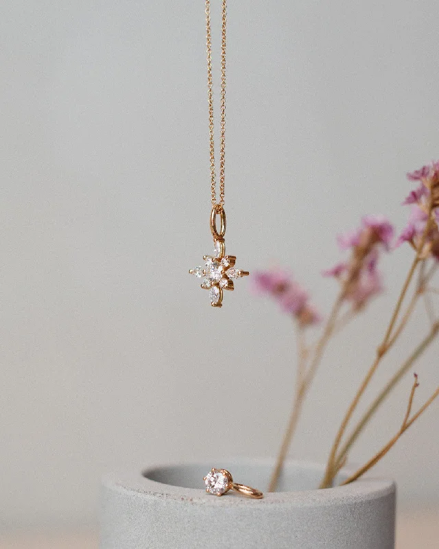 Ladies vintage pearl necklaces -Guiding Star 18K Gold, Whitegold or Rosegold Pendant or Necklace w. Diamonds