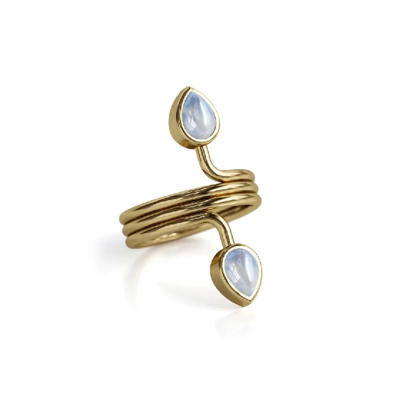 Modern gold band ring for women -Rumi Ring