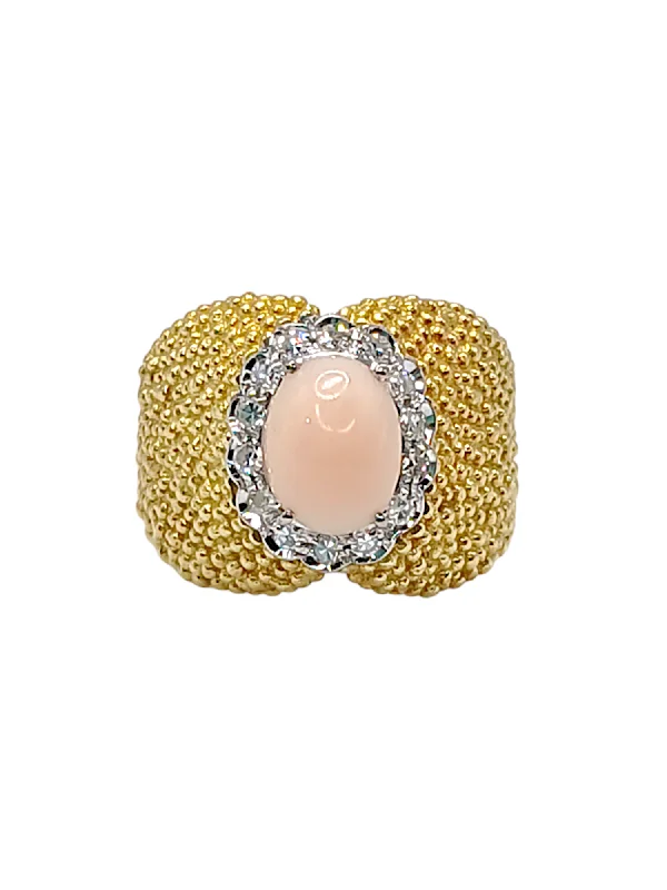 Ladies floral ring -Estate 18k Yellow Gold Angel Skin Coral Ring