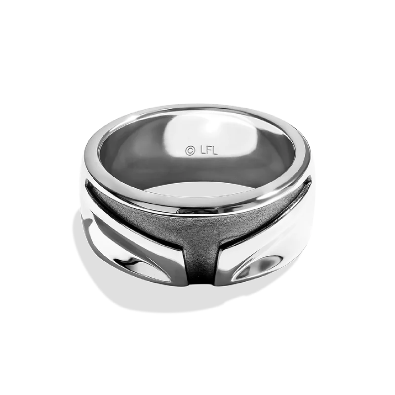 Ladies sapphire ring -THE MANDALORIAN™ WOMEN'S RING Silver and Black Rhodium