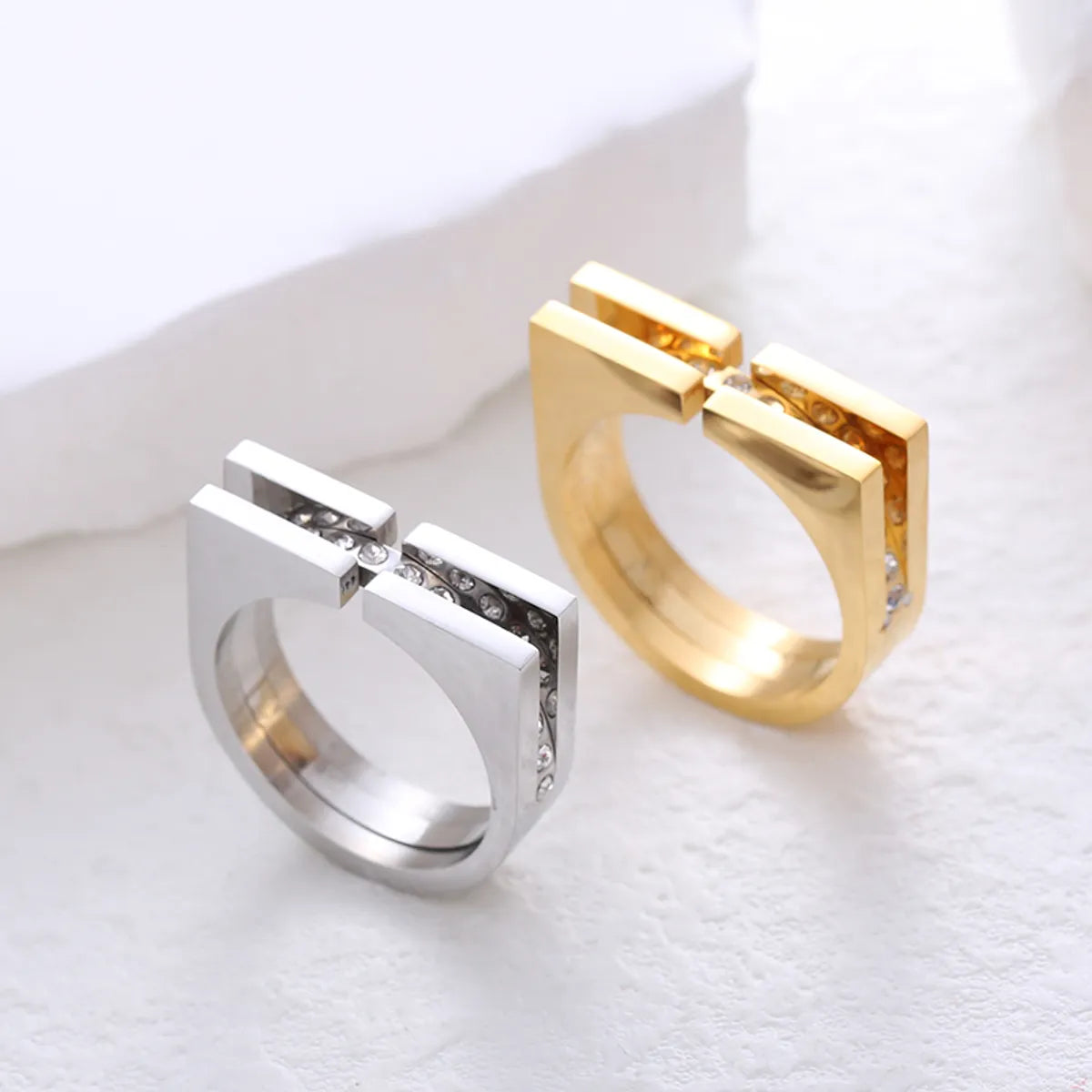 Simple silver ring for ladies -Simple Style Commute Solid Color Stainless Steel Plating Inlay Rhinestones 24k Gold Plated Rings