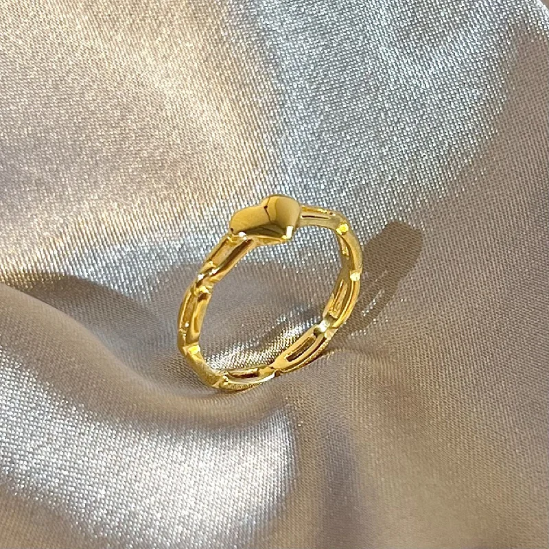 Golden Chain Love Heart-Shaped Ring