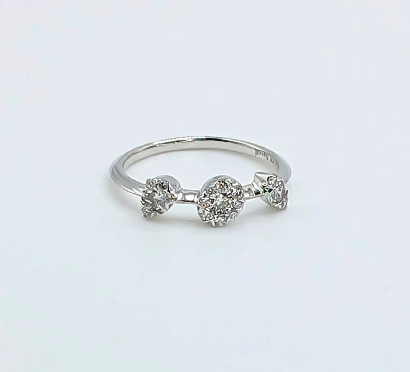 Classic diamond cocktail ring for women -18k White Gold Diamond Fashion Ring