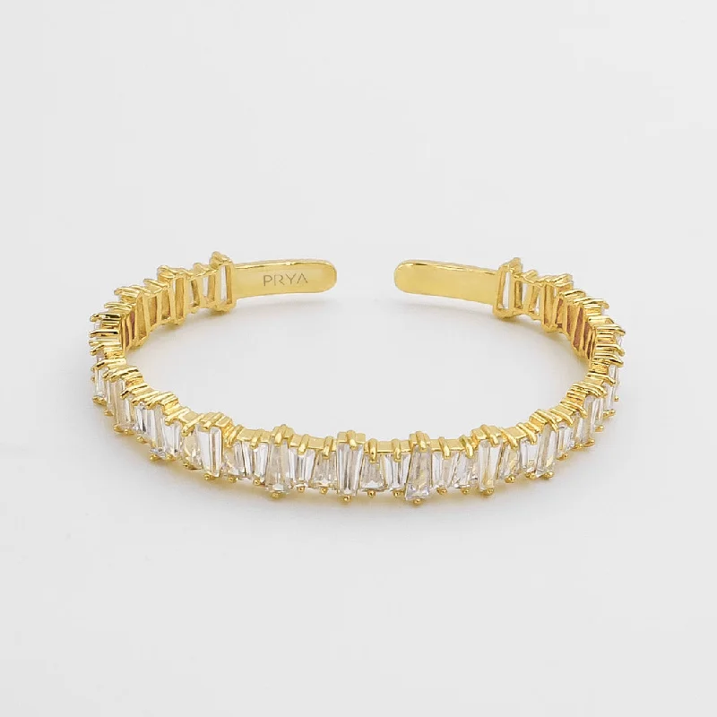 Ladies elegant onyx bracelets -Jada Baguette CZ Bracelet Thick  | Gold